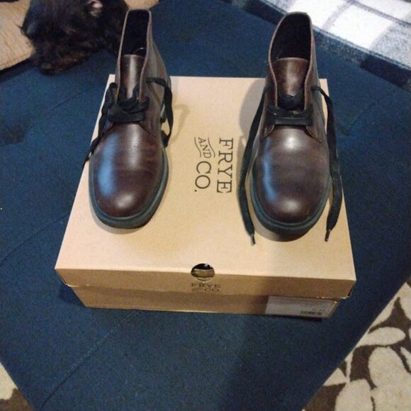 Frye Leather Chukkas size 8 (worn once) - Picture 2 of 4